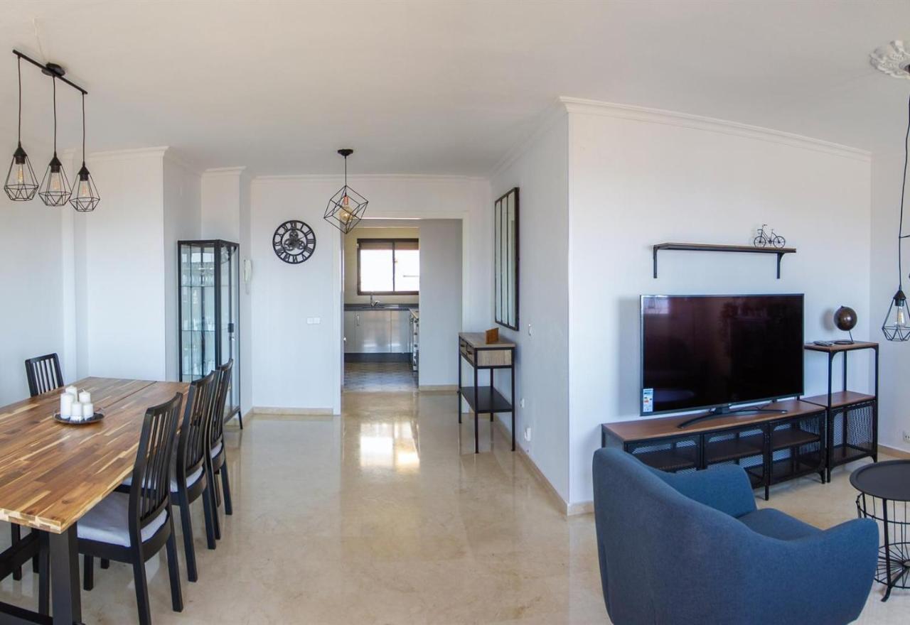 Beautiful Renovated Apartamento *